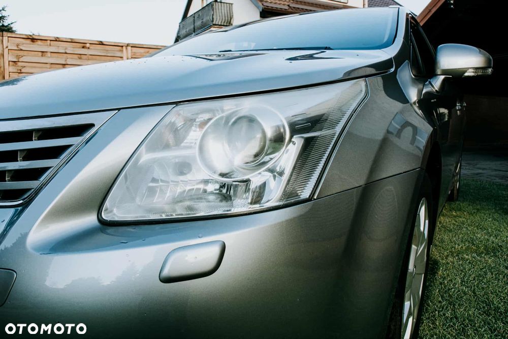 Toyota Avensis 1.8 Sol plus NAVI - 9