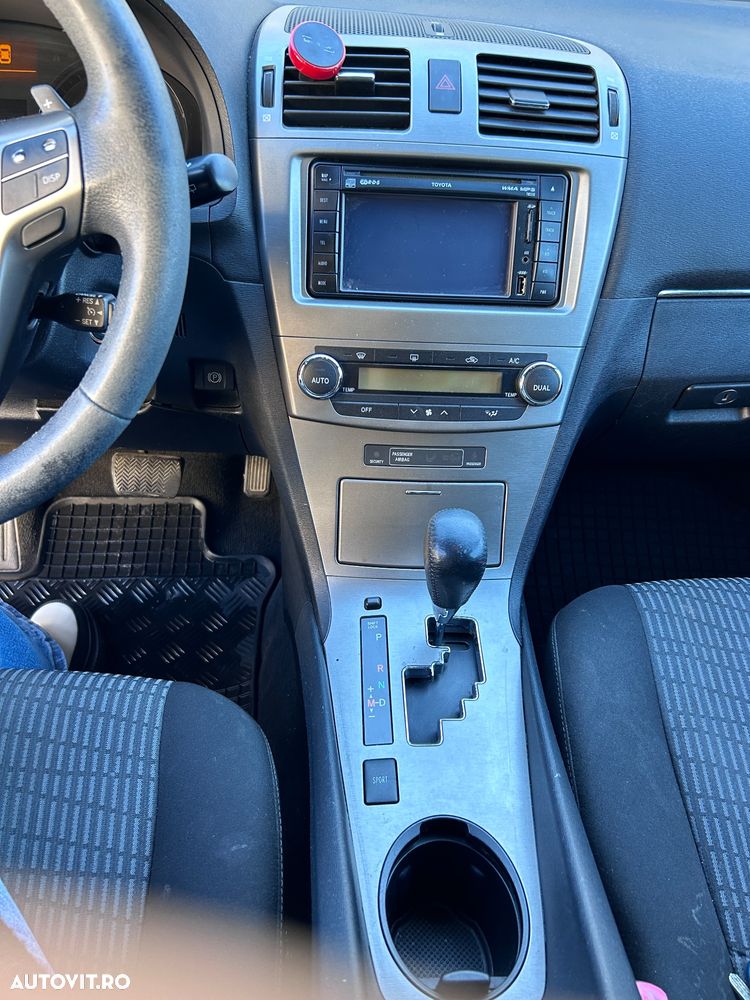 Toyota Avensis 2.2 D-CAT Aut. Elegance - 10