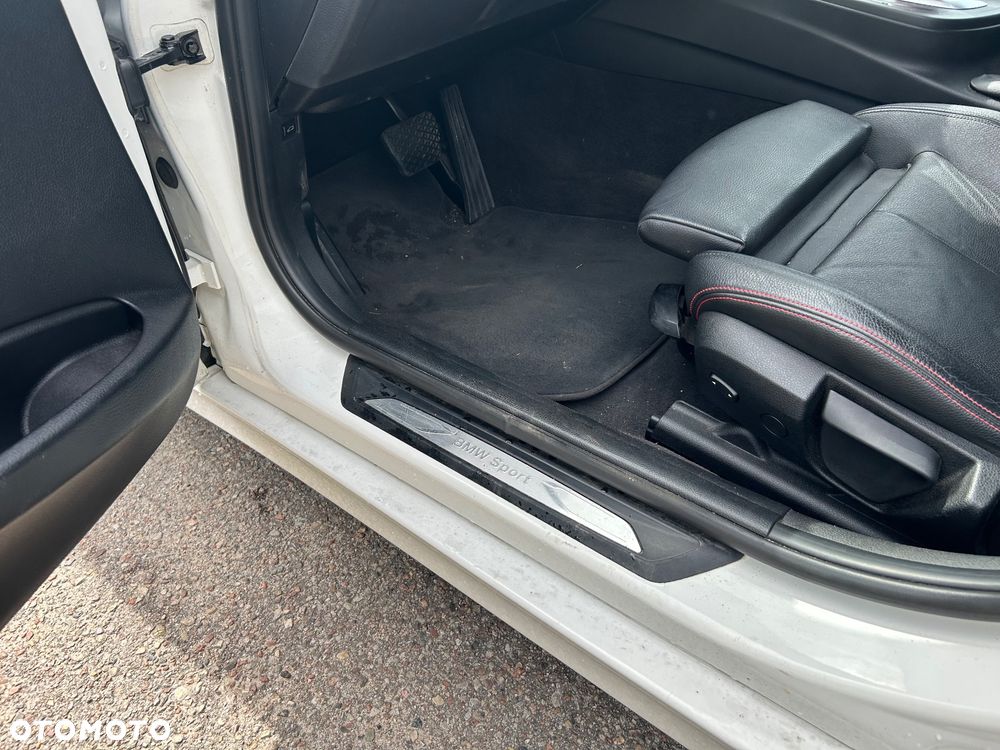 BMW Seria 3 330d Sport Line - 3