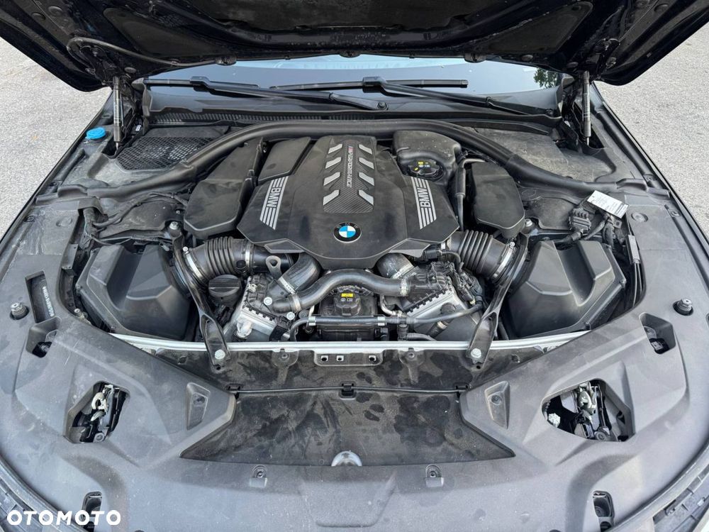 BMW Seria 8 - 31