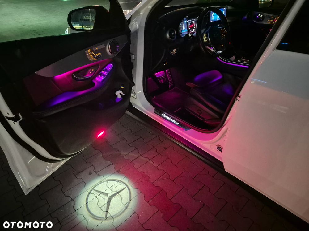 Mercedes-Benz GLC 300 4Matic 9G-TRONIC AMG Line Plus - 26