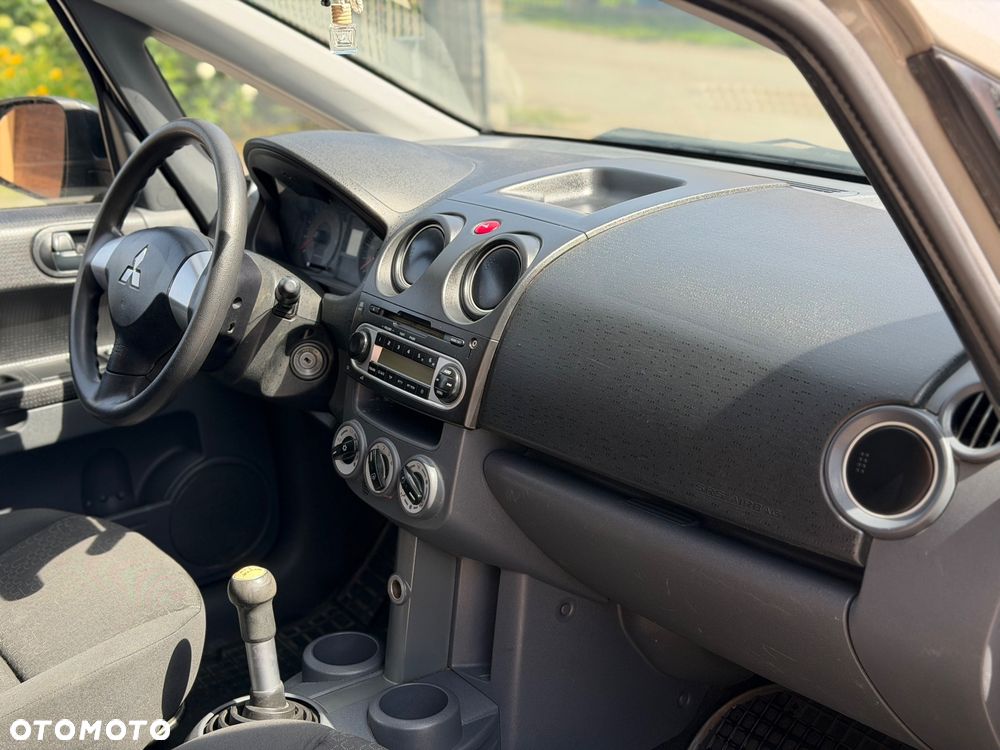 Mitsubishi Colt 1.3 Invite - 12