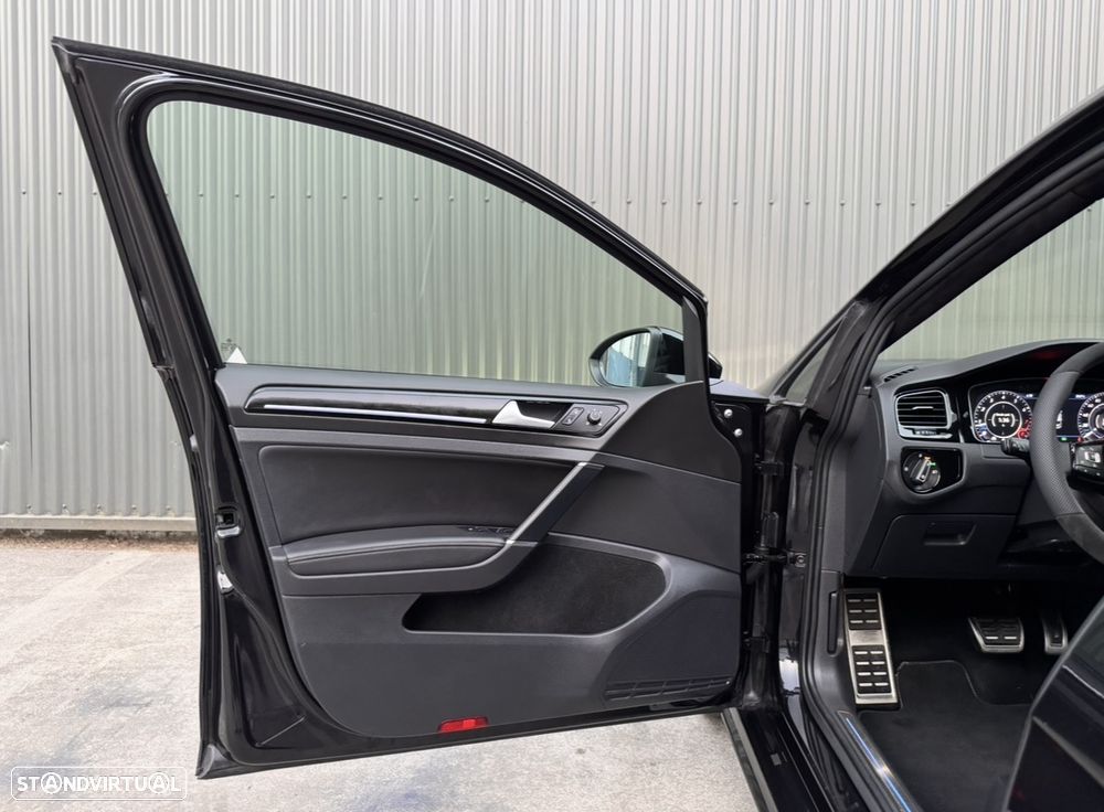 VW Golf R 4Motion (BlueMotion ) DSG - 33