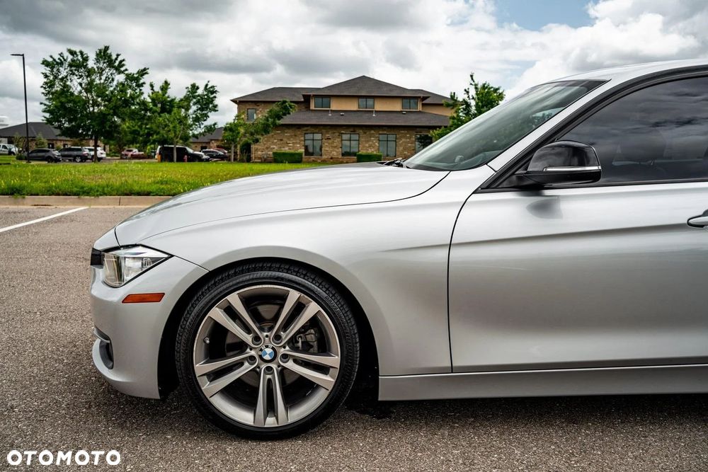 BMW Seria 3 330i Sport Line Shadow - 16