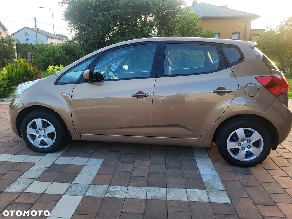 Kia Venga 1.4 L - 11