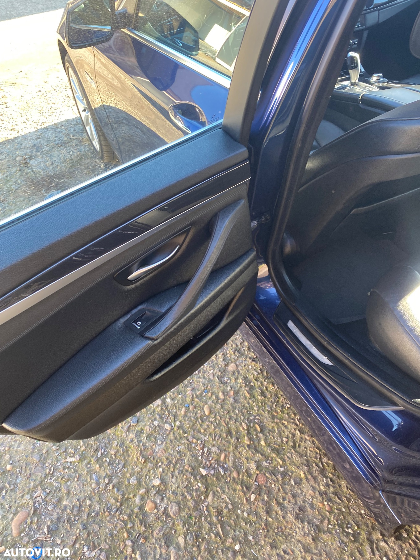 BMW Seria 5 530d xDrive Touring - 11