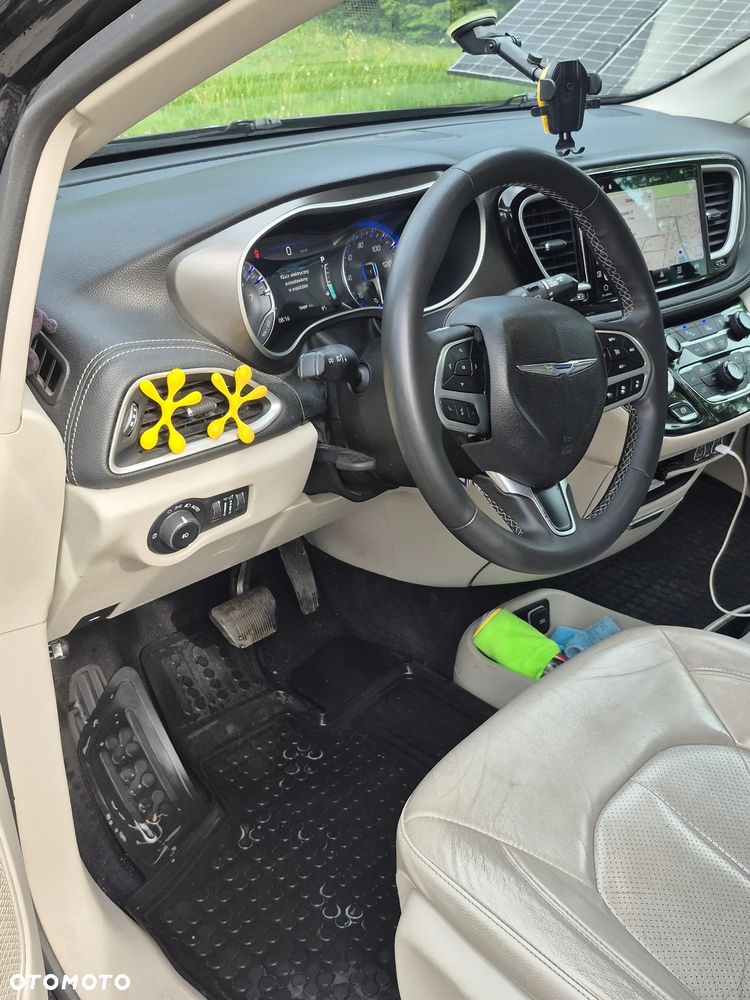 Chrysler Pacifica - 15