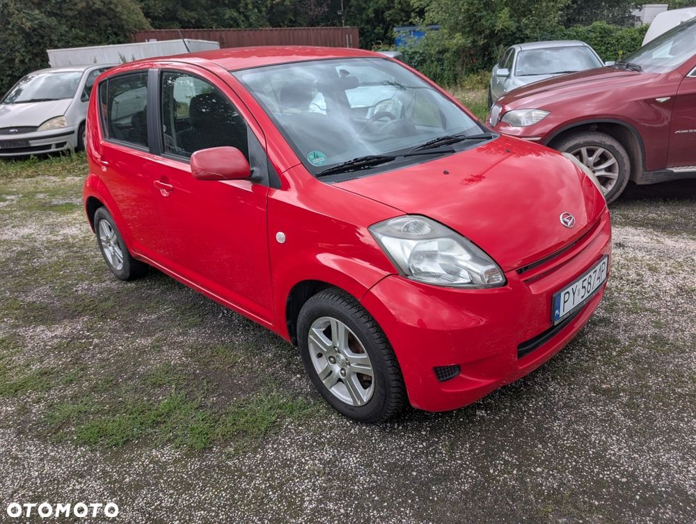 Daihatsu Sirion - 2
