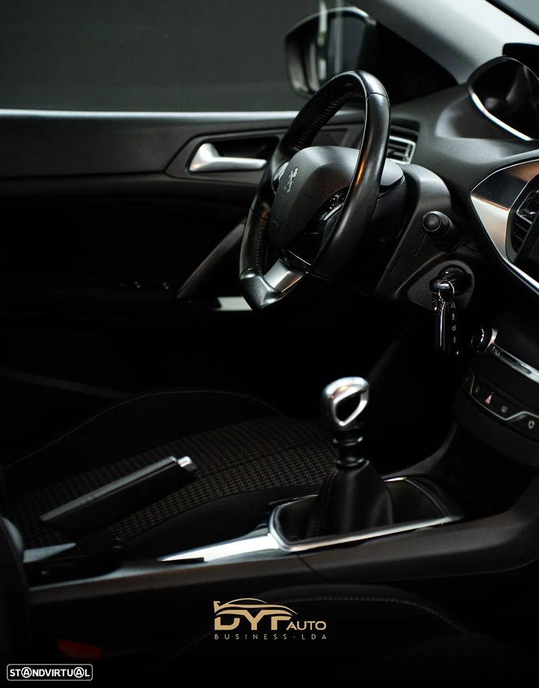 Peugeot 308 SW 1.5 BlueHDi Business Line - 12