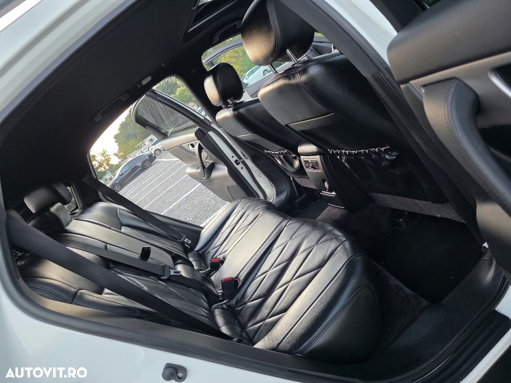 Infiniti QX70 - 17