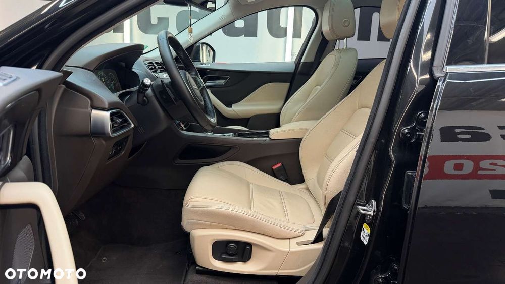 Jaguar F-Pace - 23