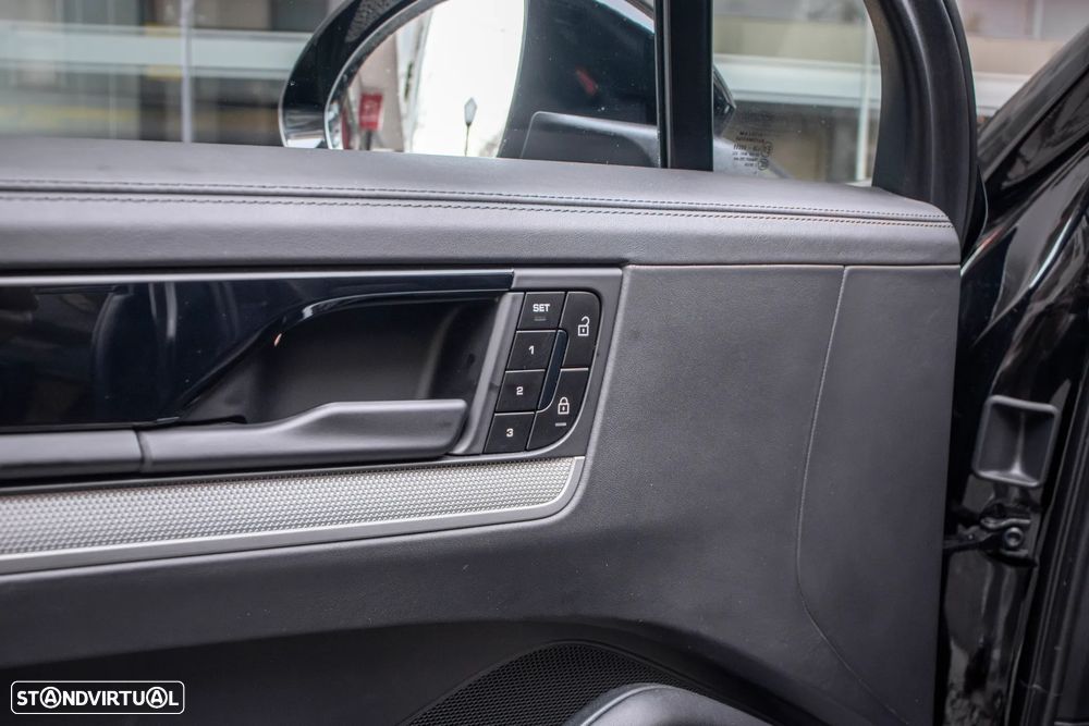 Porsche Cayenne E-Hybrid - 6