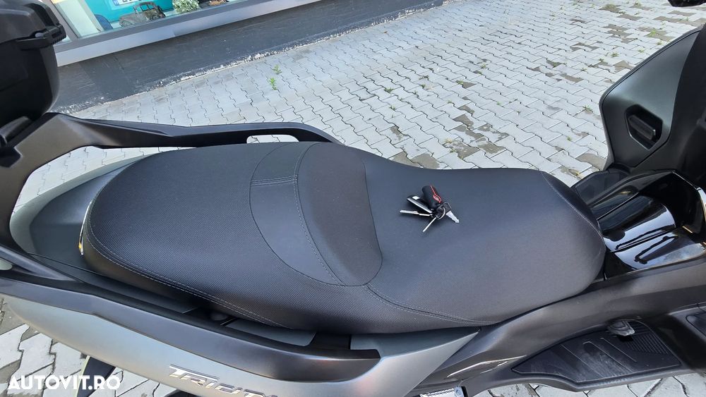 Yamaha Tricity 300 - 17