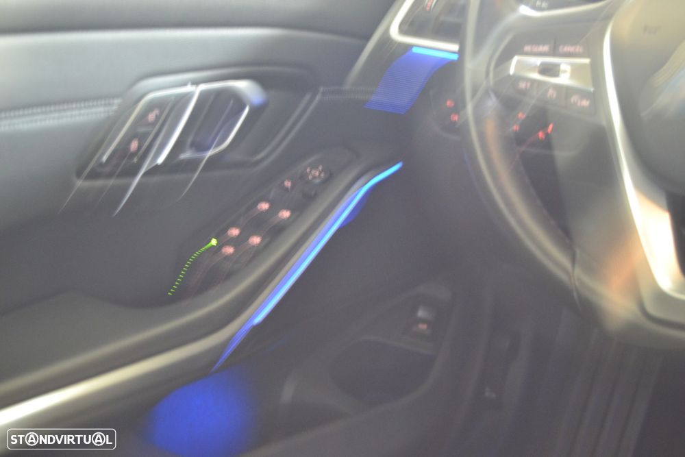 BMW 320 d Touring Line Sport Auto - 29