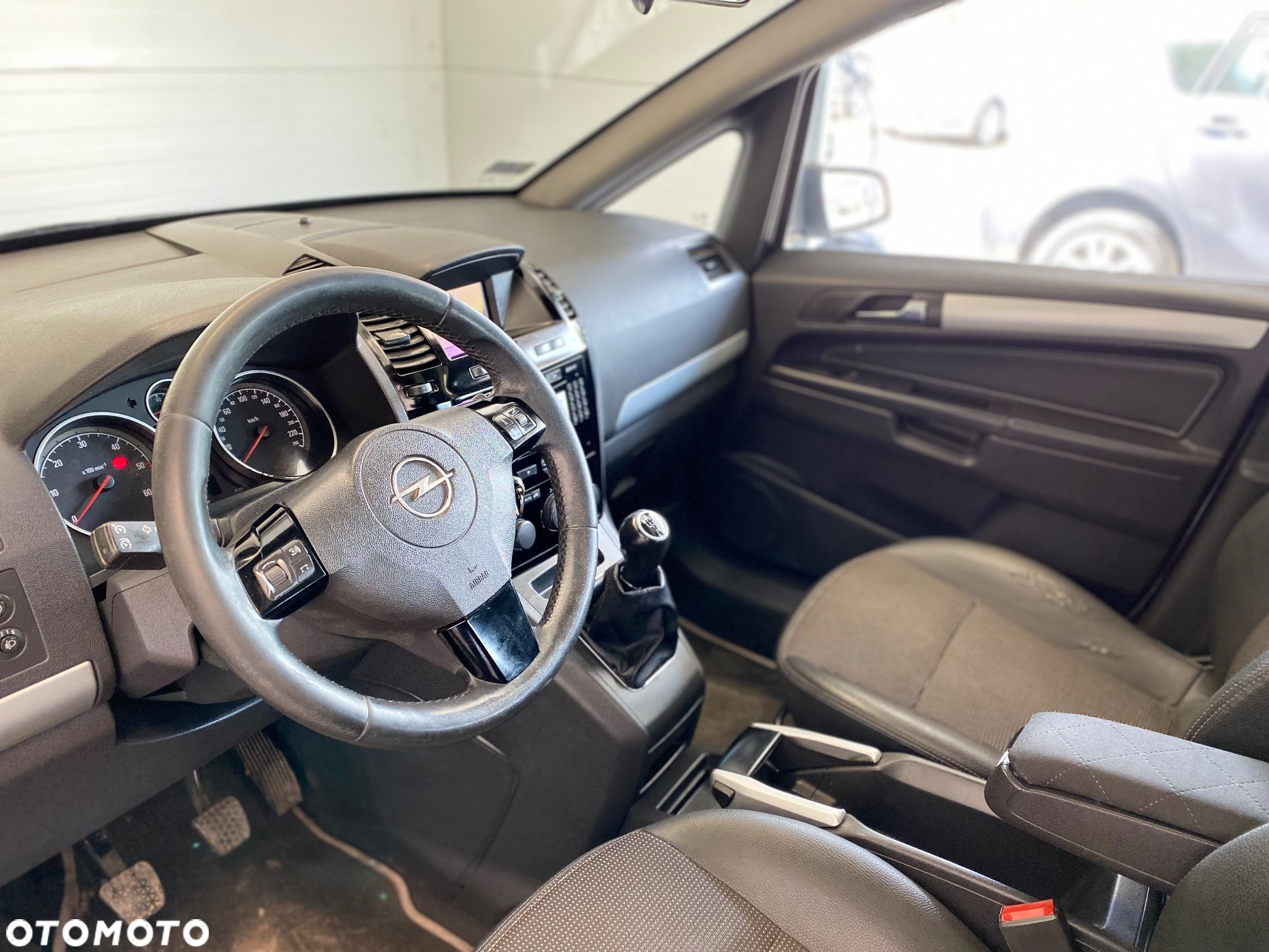 Opel Zafira 1.9 CDTI Elegance - 10