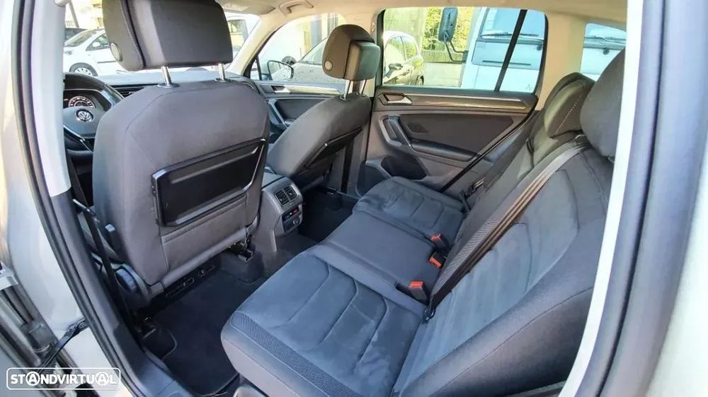 VW Tiguan 2.0 TDI R-Line - 26