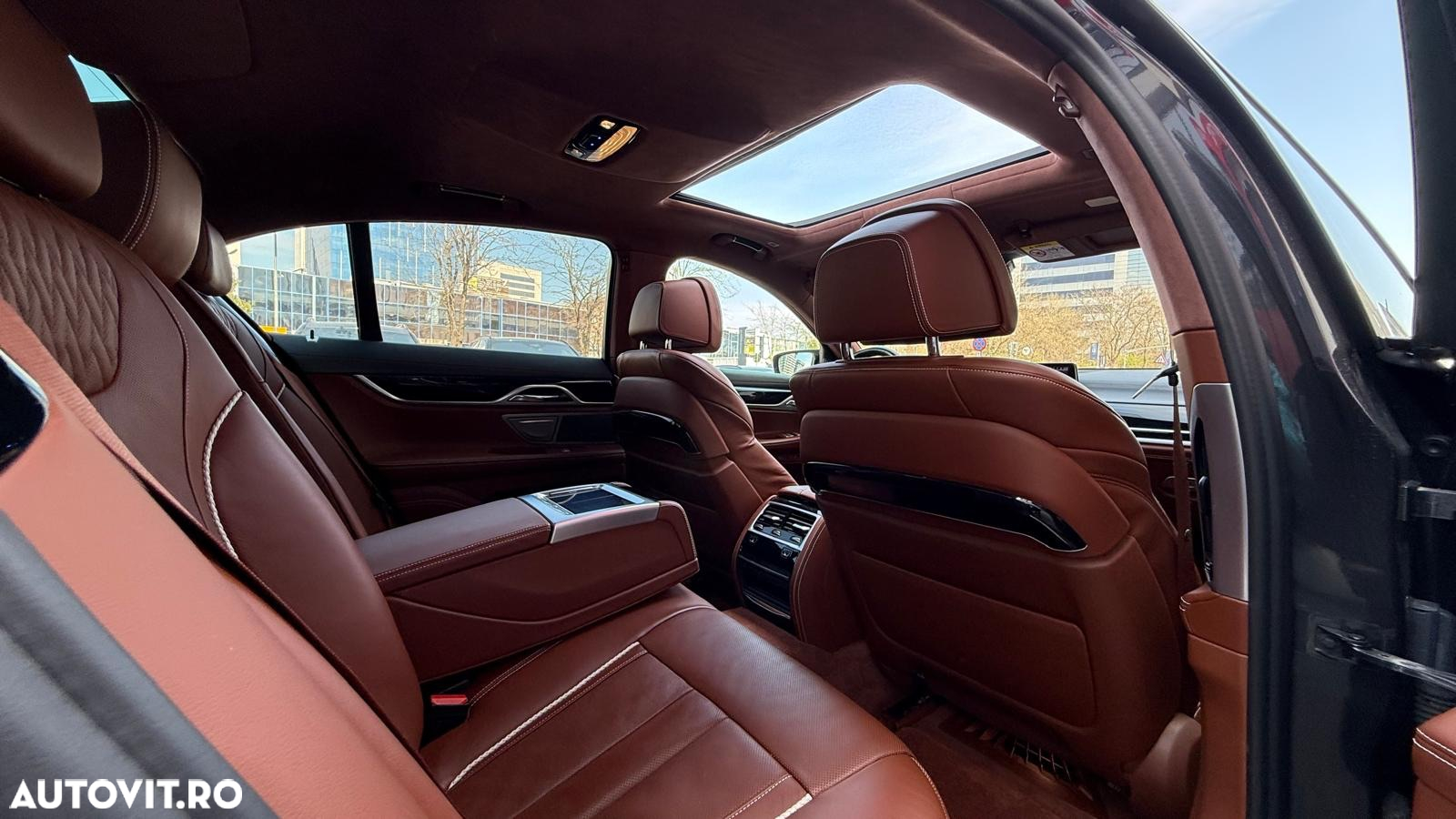BMW Seria 7 730d xDrive MHEV - 36