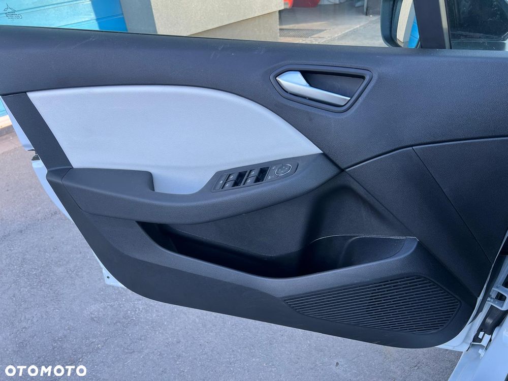 Renault Clio - 40