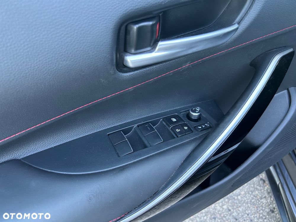 Toyota Corolla 1.8 Hybrid GR Sport - 32