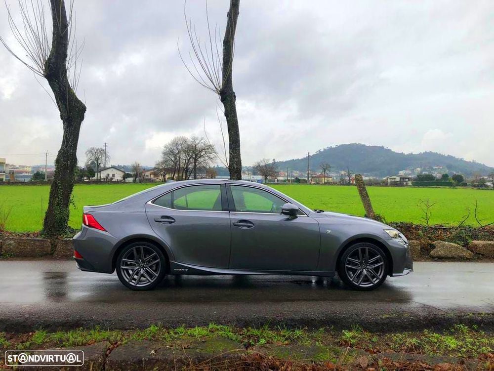 Lexus IS 300H F Sport - 6