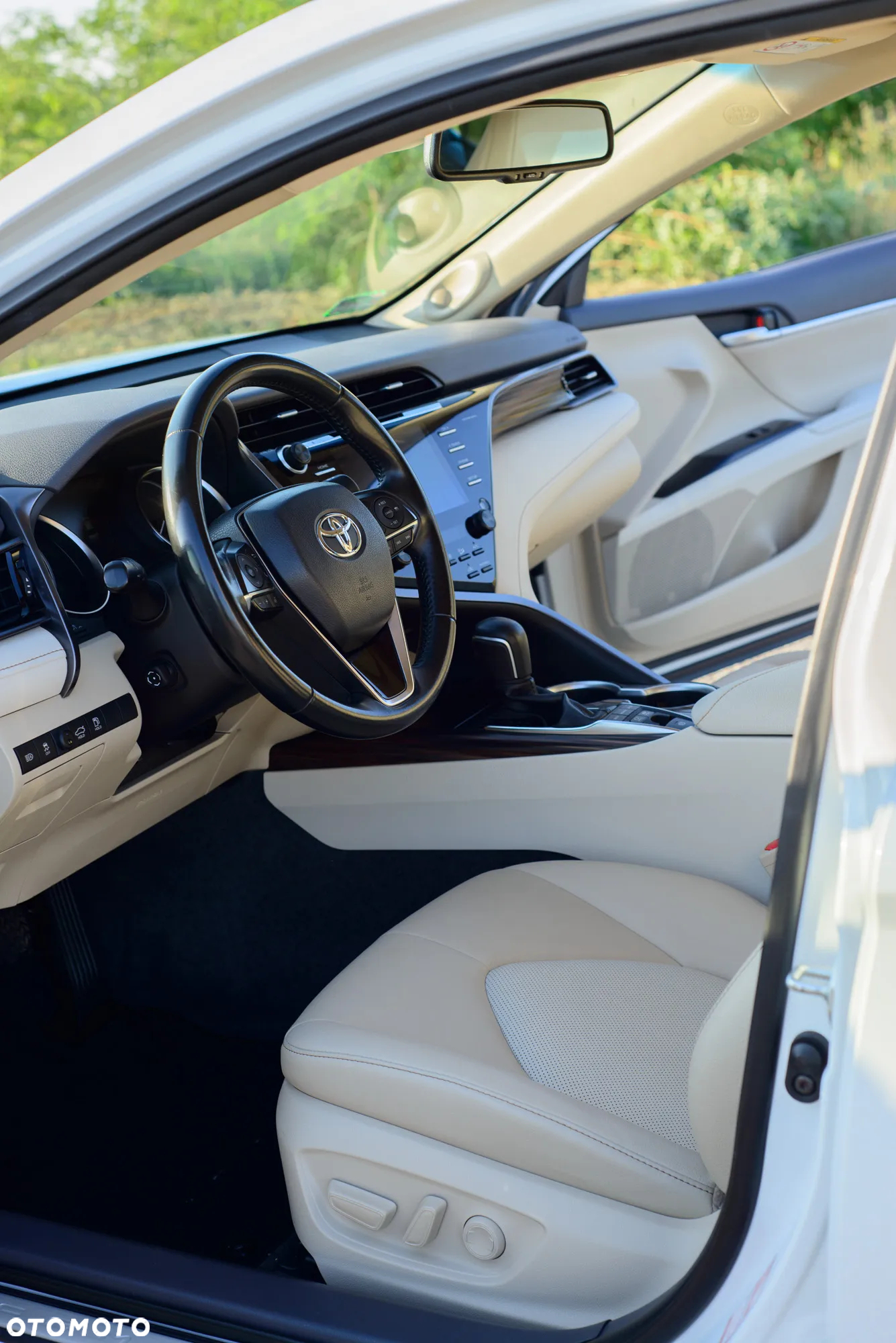 Toyota Camry 2.5 Hybrid Executive CVT - 23