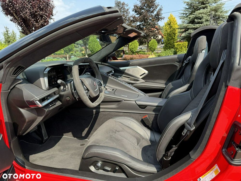 Chevrolet Corvette - 24