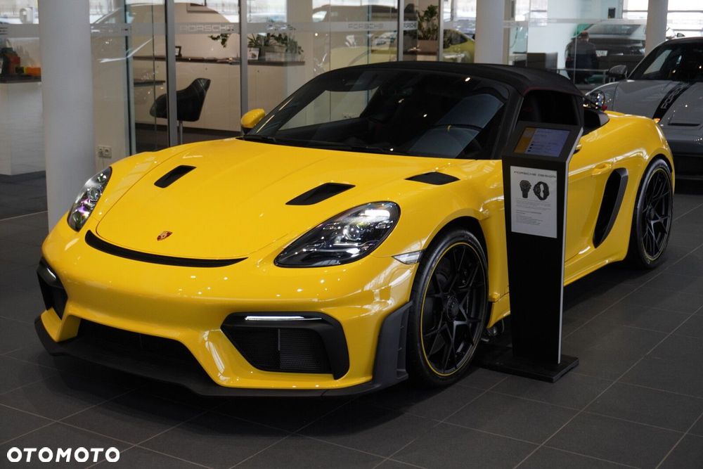 Porsche 718 Spyder - 16
