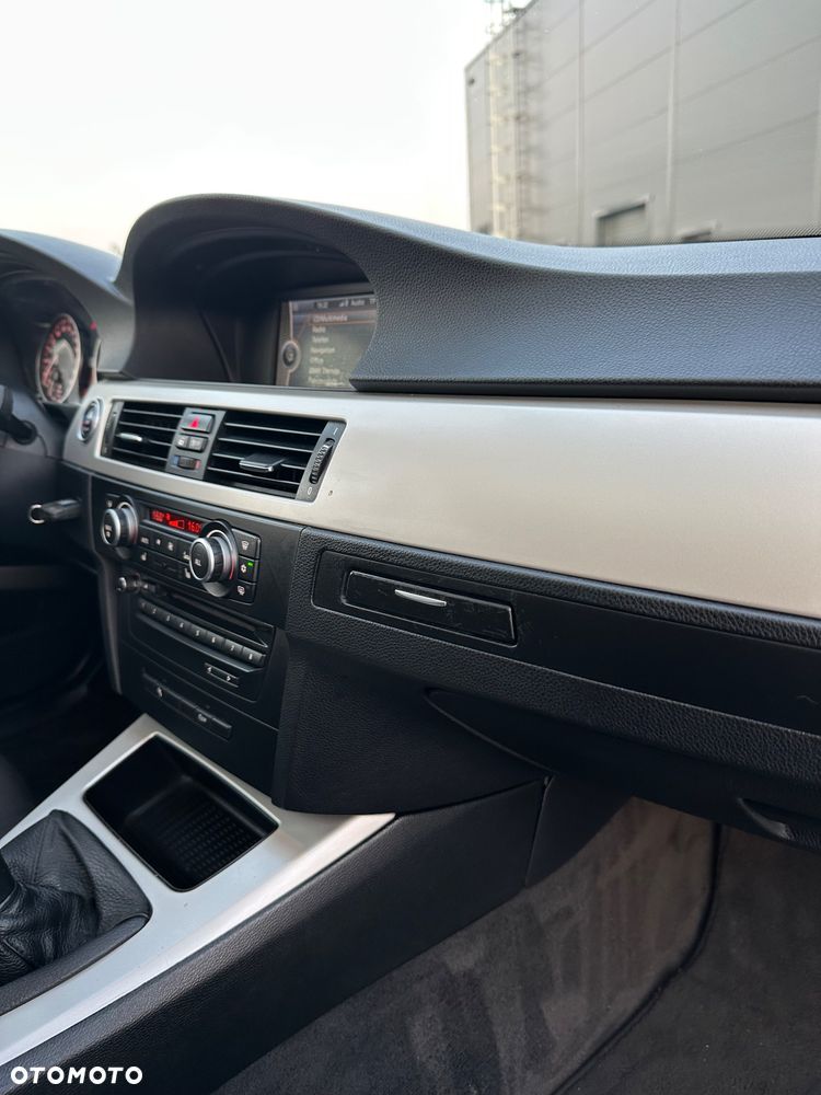 BMW Seria 3 320d Efficient Dynamic Edition Blue Performance Sport Line - 23