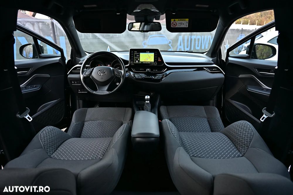 Toyota C-HR Hybrid Flow - 23