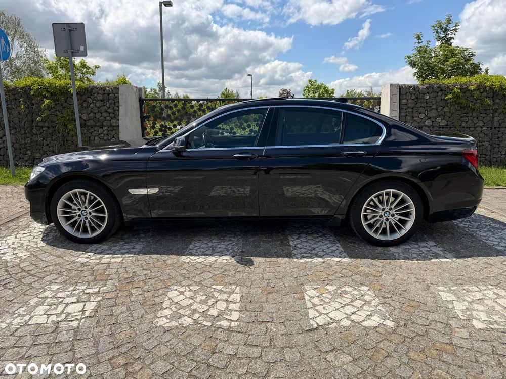 BMW Seria 7 740d xDrive Edition Exclusive - 7
