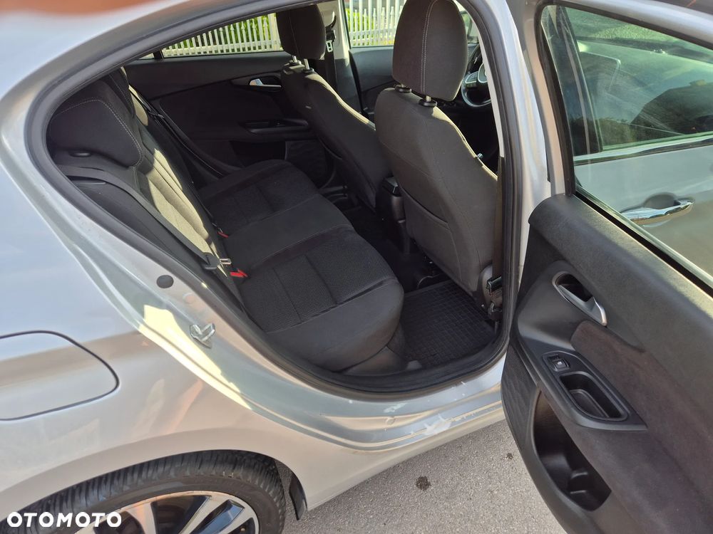 Fiat Tipo 1.6 MultiJet 16v Lounge - 12