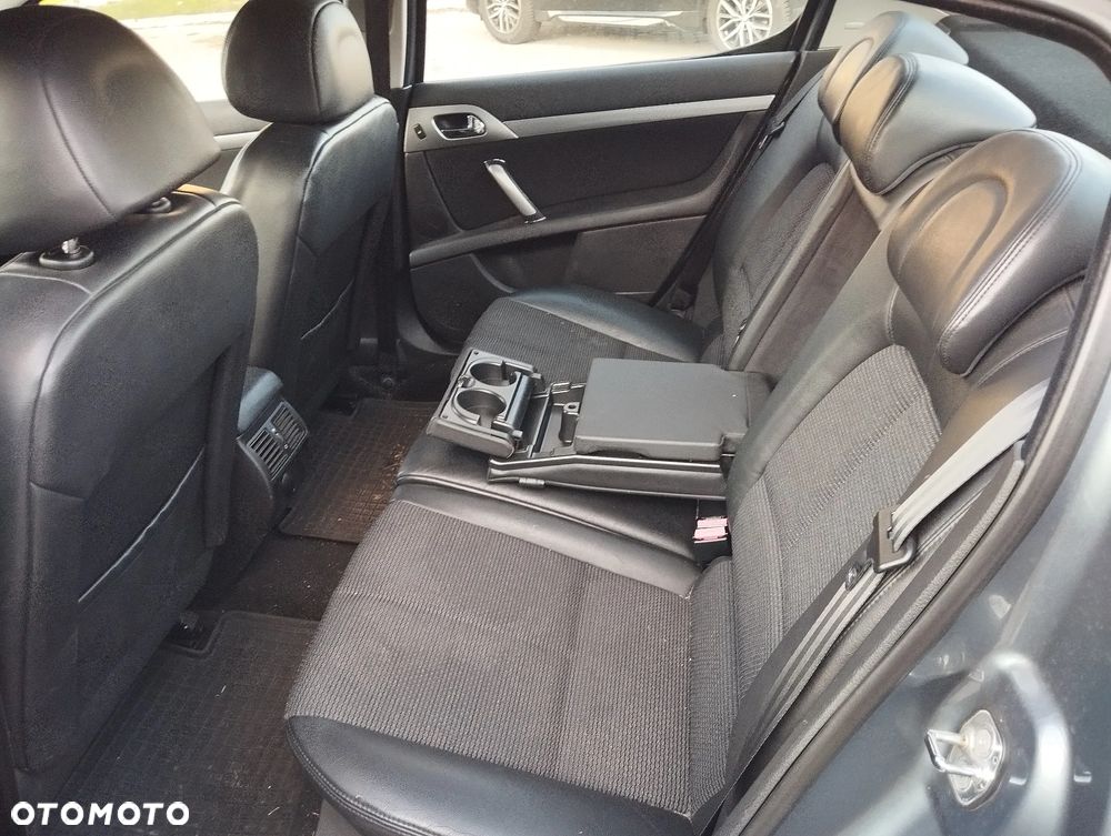 Peugeot 407 2.0 Premium Navtech - 40