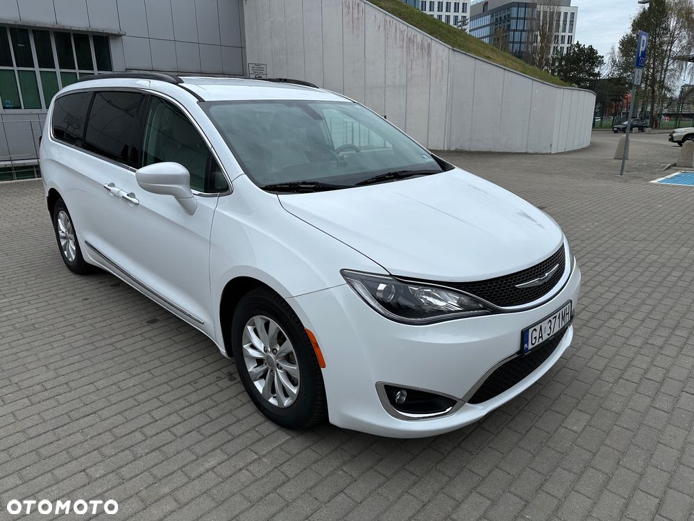 Chrysler Pacifica - 15