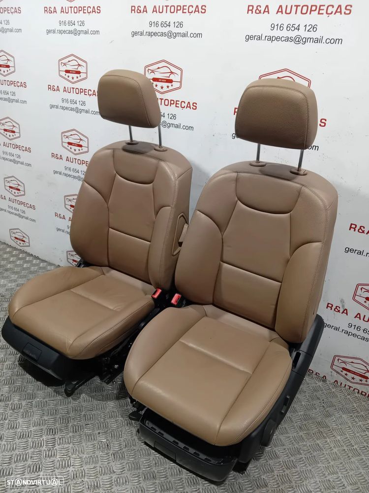 Conjunto de Bancos Elétricos Mercedes Class C W204 Sedan em Pele Original - 9
