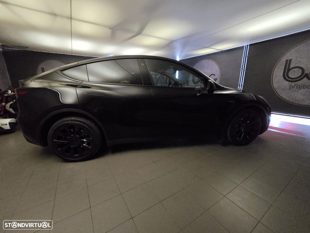 Tesla Model Y Long Range Dual Motor AWD - 14