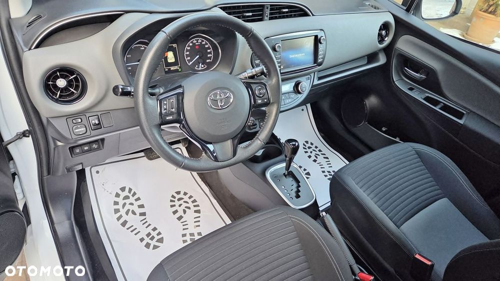 Toyota Yaris Hybrid 100 Premium EU6 - 14