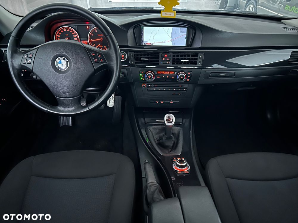 BMW Seria 3 320i - 19