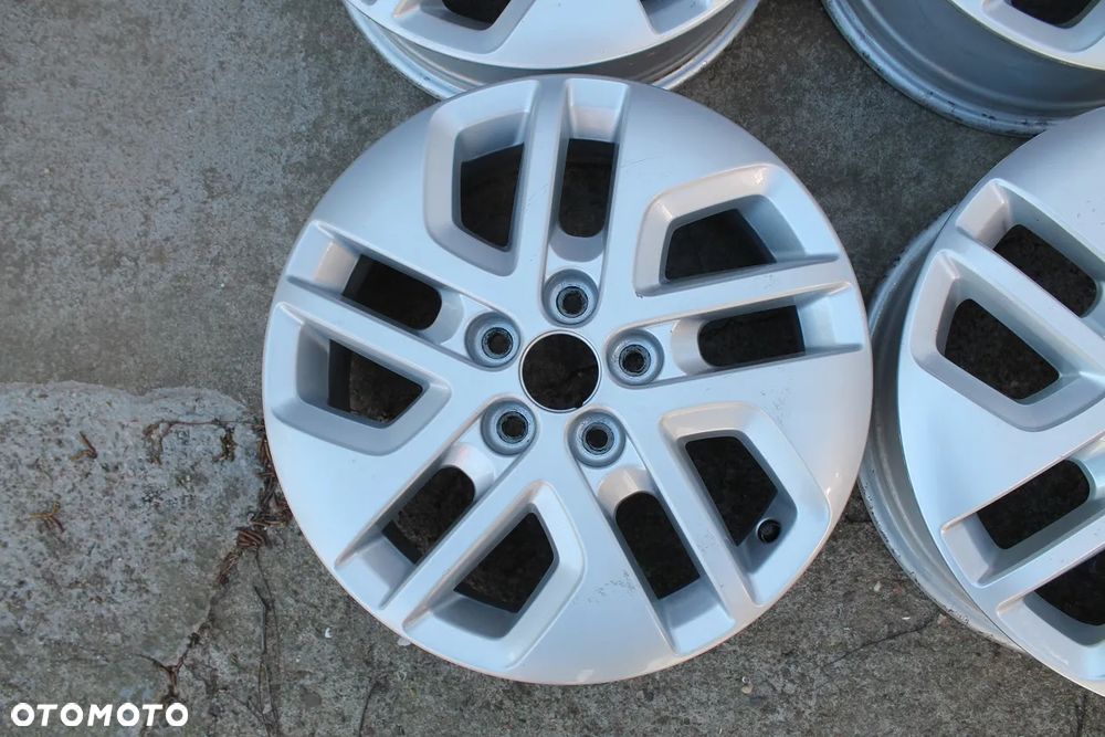 Alufelgi Opel Vivaro Renault  Trafic 5x114,3 17stki - 3
