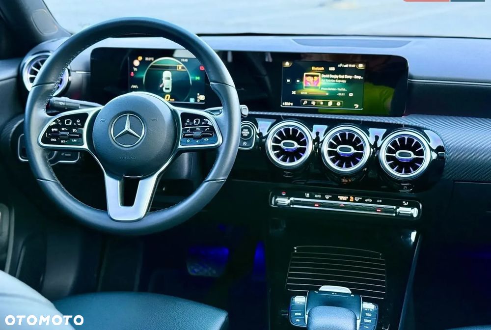Mercedes-Benz Klasa A 220 4-Matic AMG Line - 17
