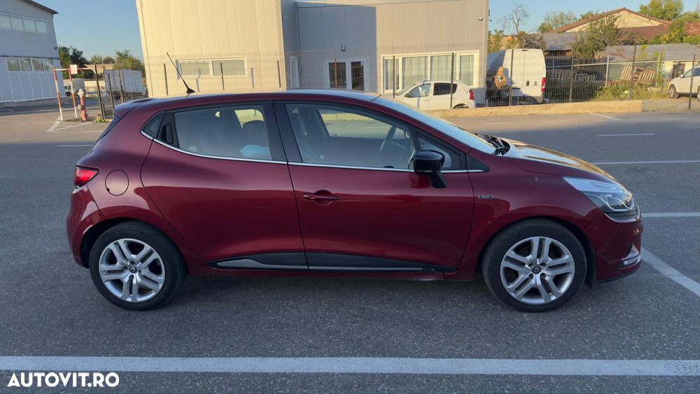 Renault Clio - 11