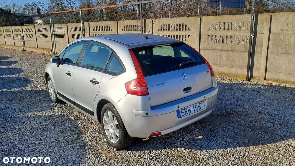 Citroën C4 1.4 16V Style - 15
