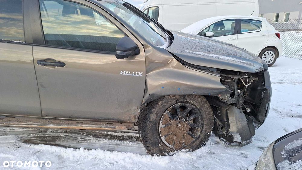 Toyota Hilux 2.8 D-4D Double Cab Invincible Sport 4x4 - 4