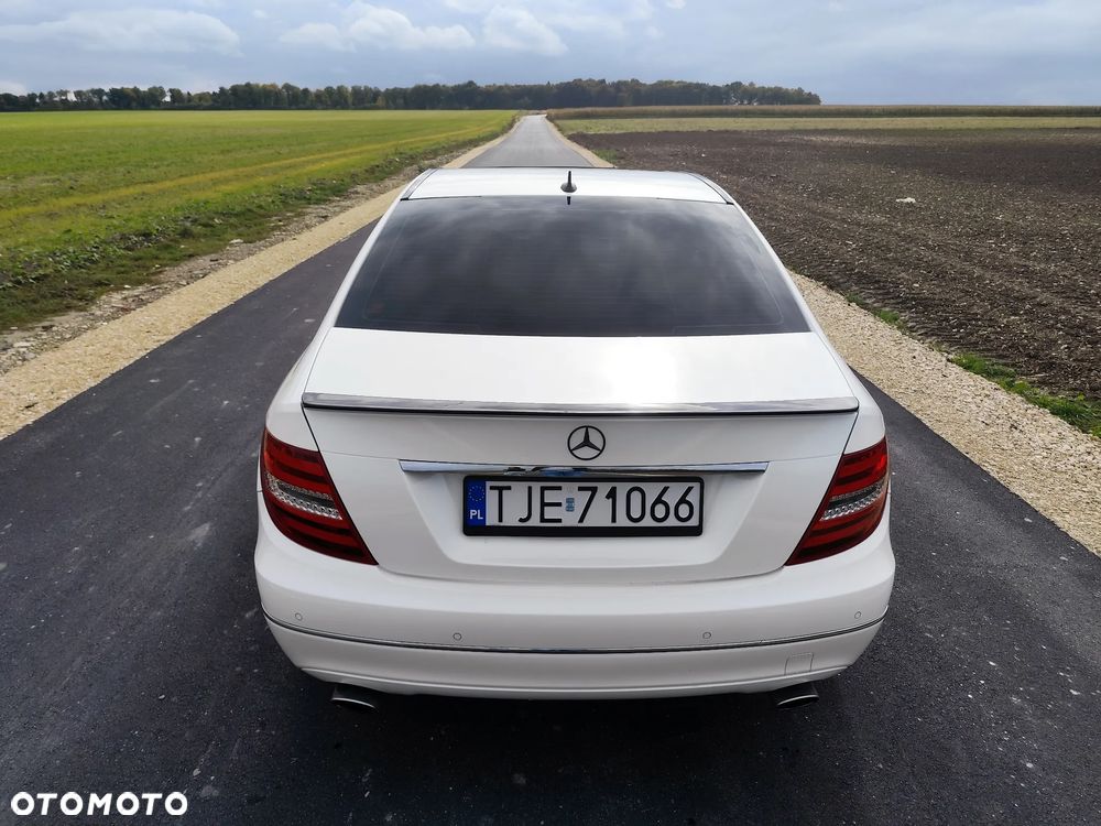 Mercedes-Benz Klasa C 350 BlueEff Avantgarde - 13