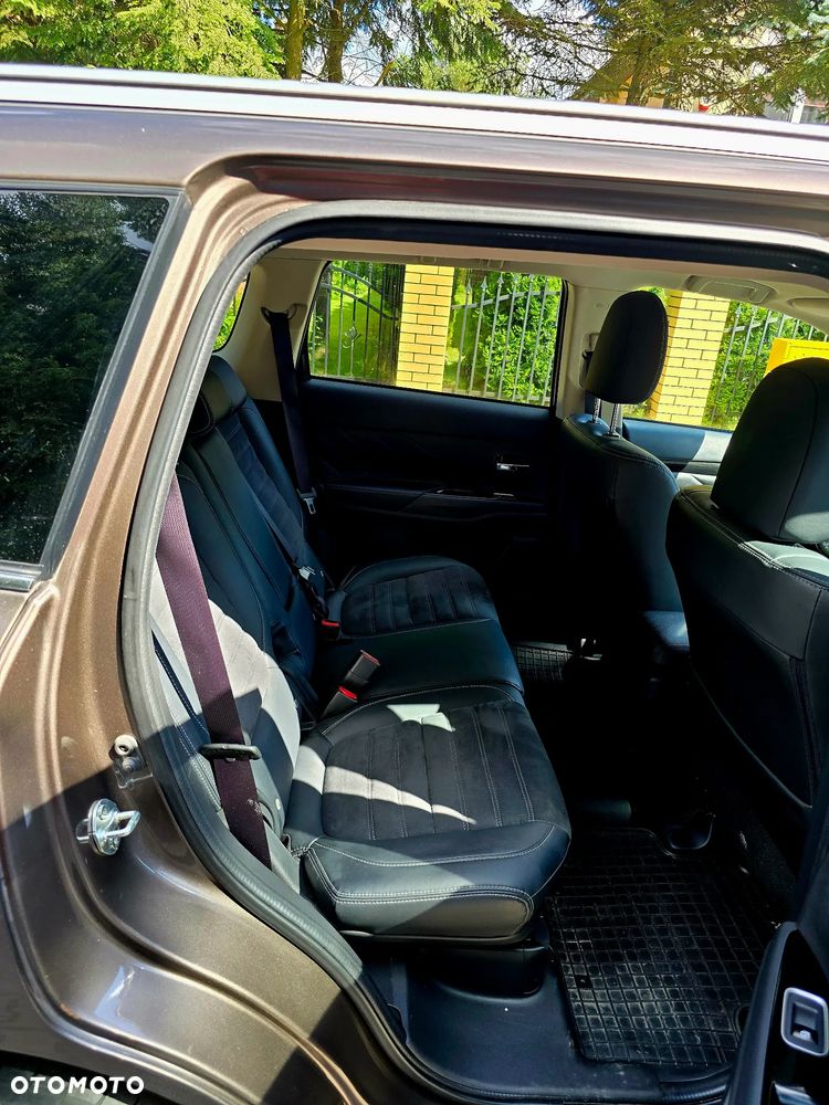 Mitsubishi Outlander - 15