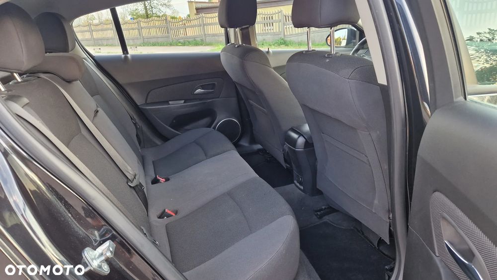 Chevrolet Cruze 1.6 LT - 11