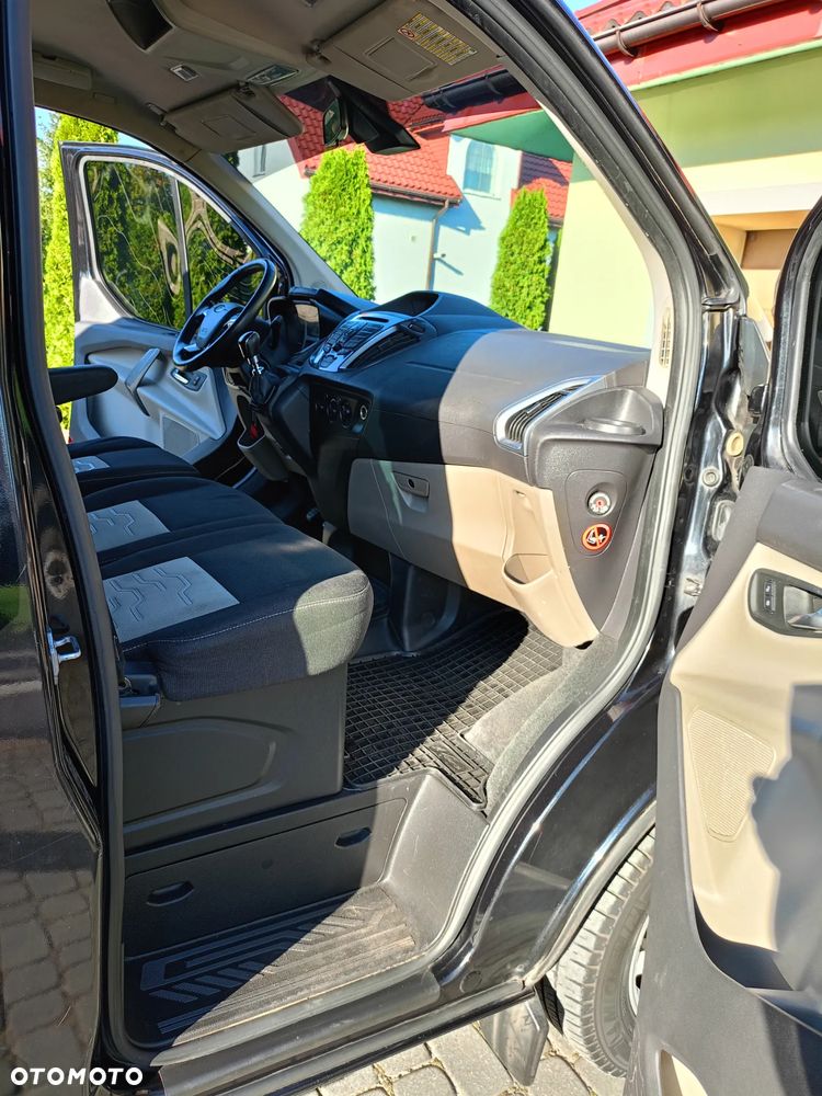 Ford Tourneo Custom - 10