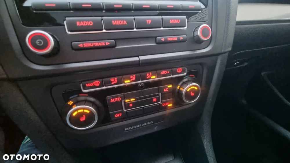 Volkswagen Golf Variant 2.0 TDI DPF DSG Highline - 15