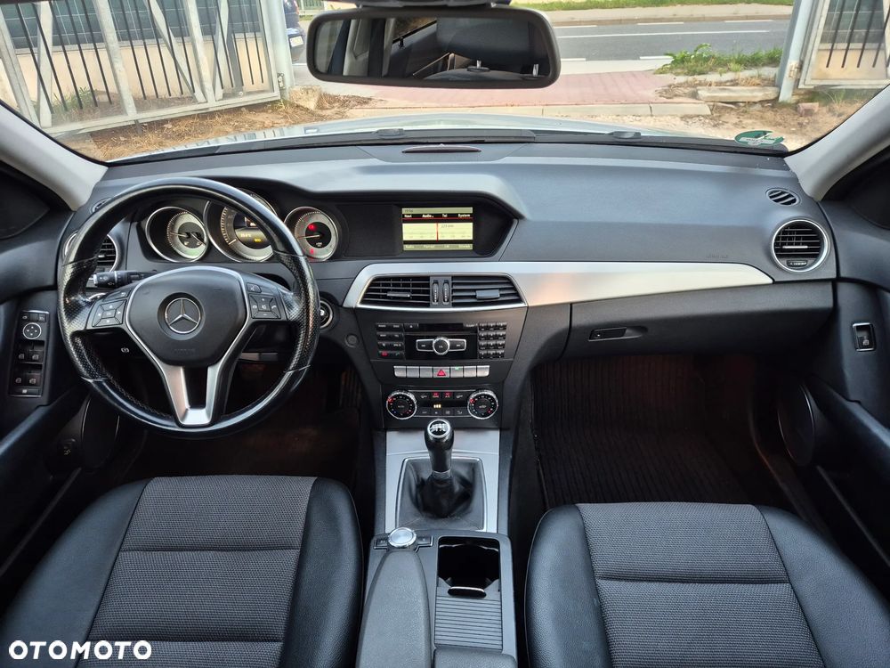 Mercedes-Benz Klasa C 220 CDI DPF (BlueEFFICIENCY) Avantgarde - 13