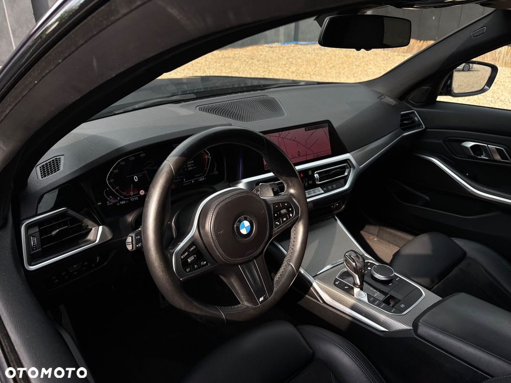 BMW Seria 3 320d xDrive Edition M Sport Shadow - 12