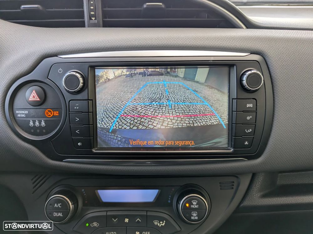 Toyota Yaris 1.5 HSD Comfort - 16